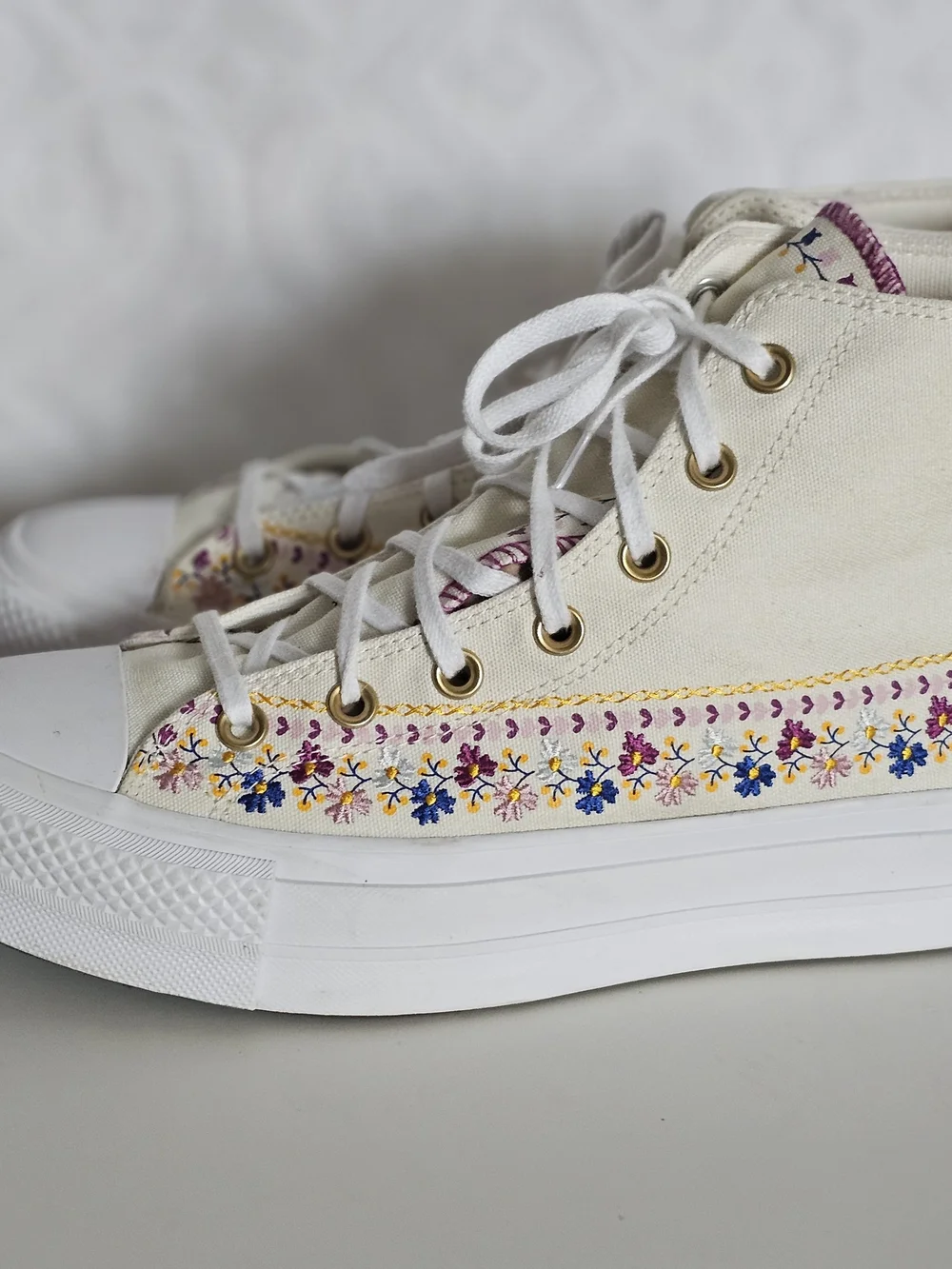 Converse high top